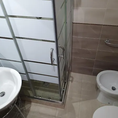 فندق مبيت وإفطار Exotic 4*