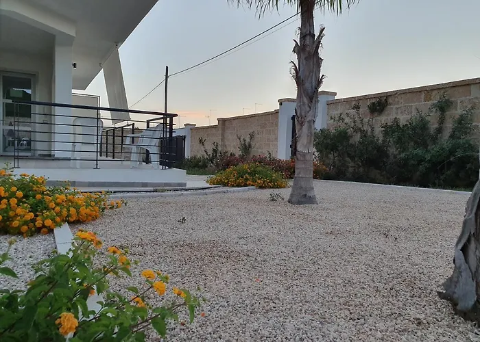 Exotic לינה וארוחת בוקר 4*