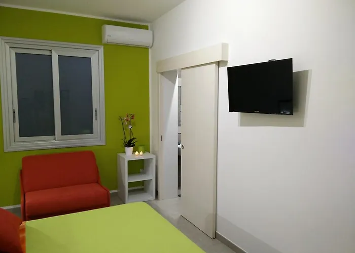 לינה וארוחת בוקר Exotic 4*